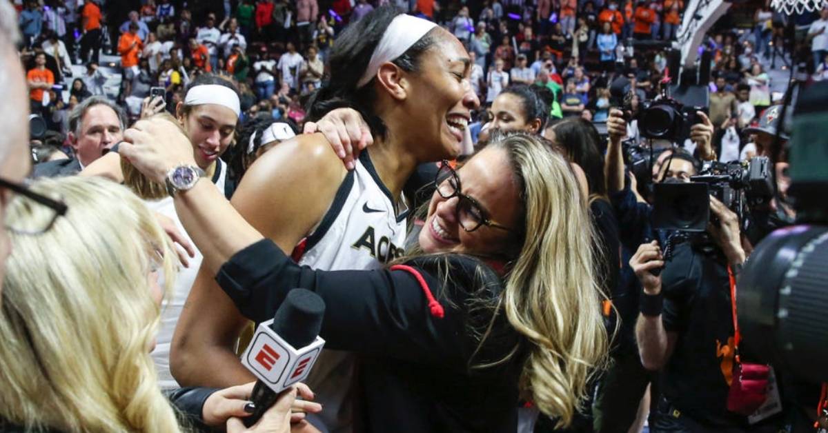 執教WNBA首年就奪冠！ 前馬刺女助教創歷史，波總祝賀：了不起的成就