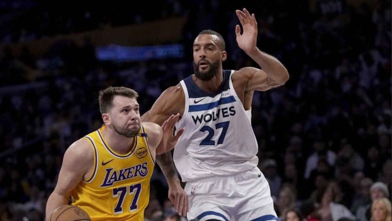 NBA / 東契奇沖上全美熱搜第一！連創紀錄比肩名宿，豪言必須贏+最愛軍訓中鋒